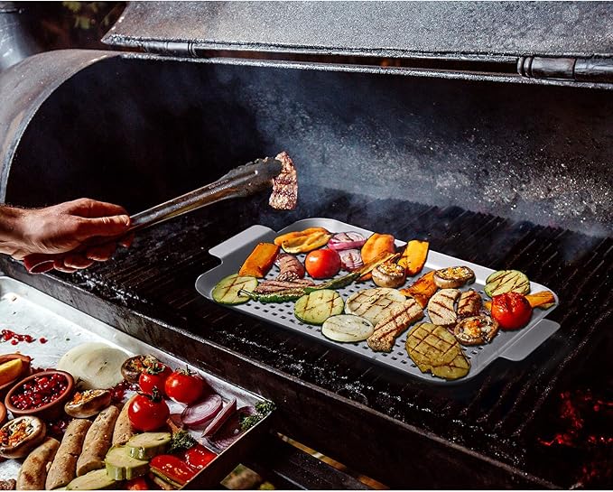Grilling pans Set of 2, Non-Stick Barbecue Trays, 17" x10" and 13.3"x7.4" Durable Grill Pans with Holes, Metal Topper Baskets for Barbecue & Smoked Meat, Vegetables & Seafood